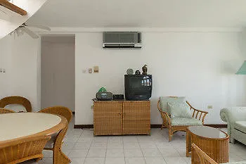 Crystal Beach Apartment At Seacastles Montego Bay
