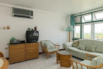 Crystal Beach Apartment At Seacastles Montego Bay